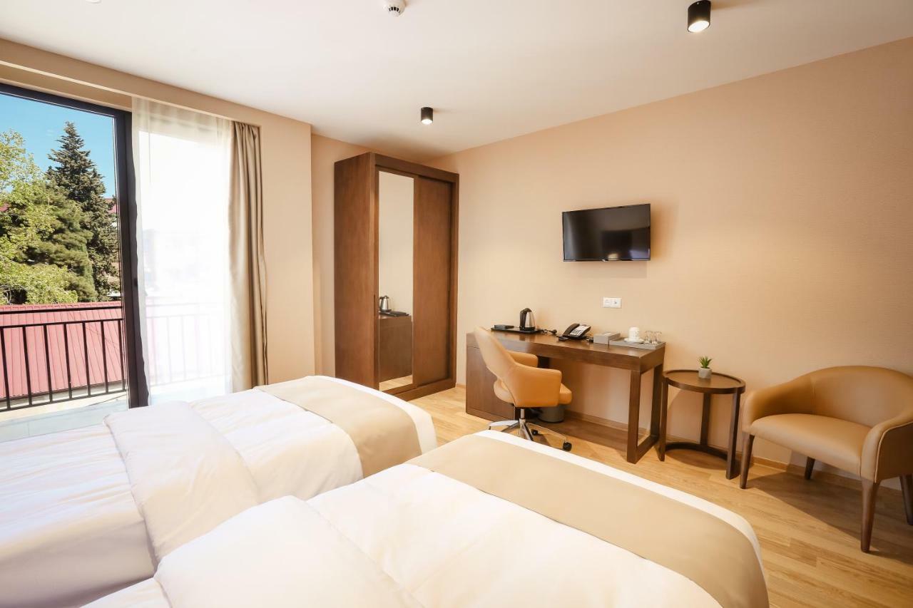 Hotel Elisi By Gtm Tiflis Exterior foto