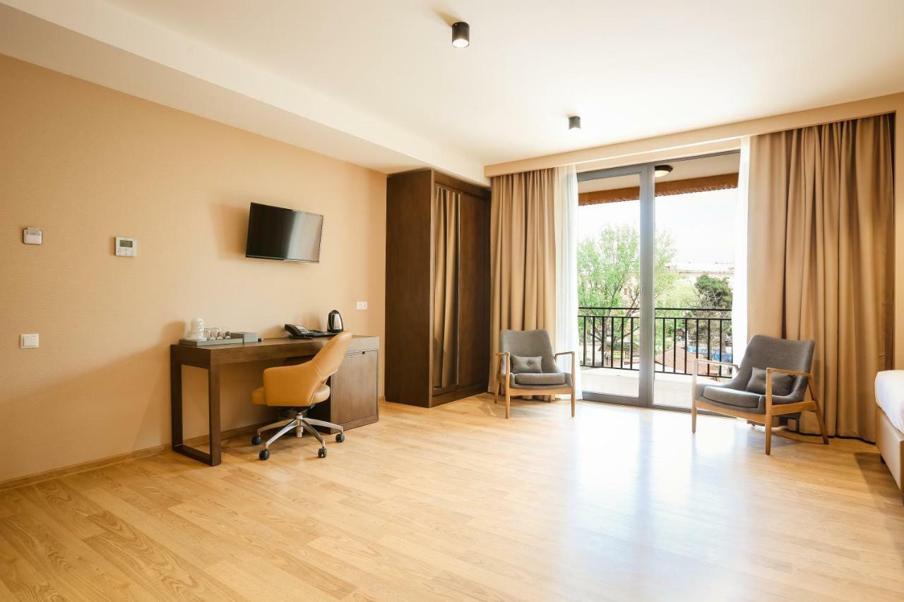 Hotel Elisi By Gtm Tiflis Exterior foto